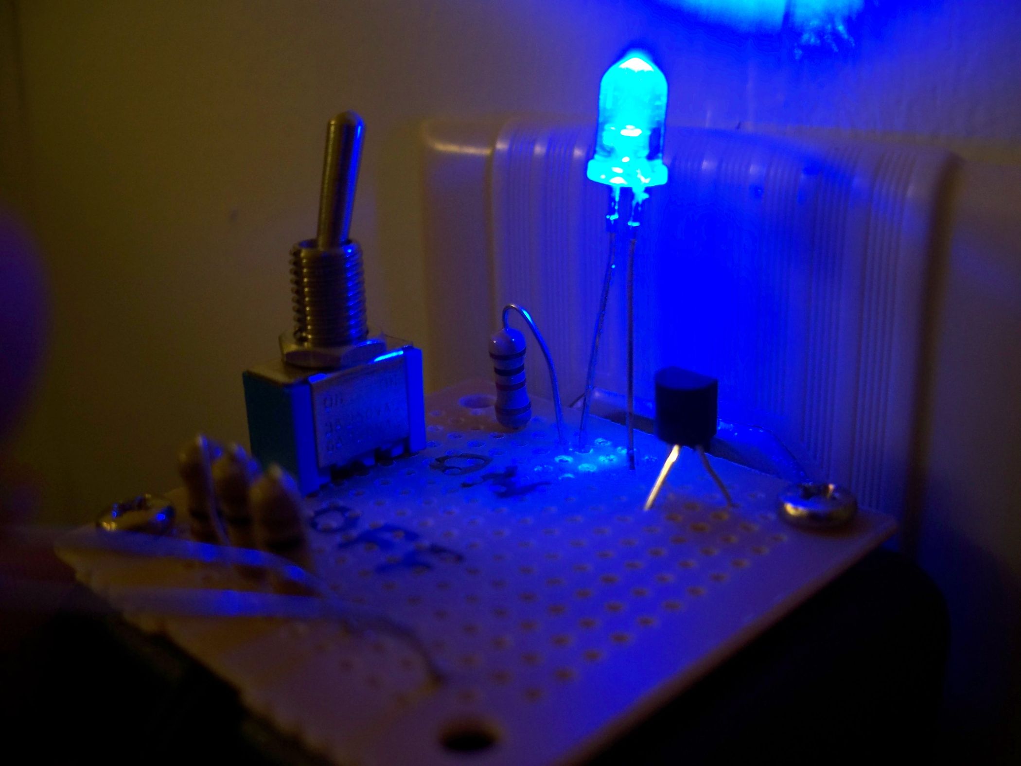 LED Nightlight That Turns on in the Dark 5 Steps Instructables
