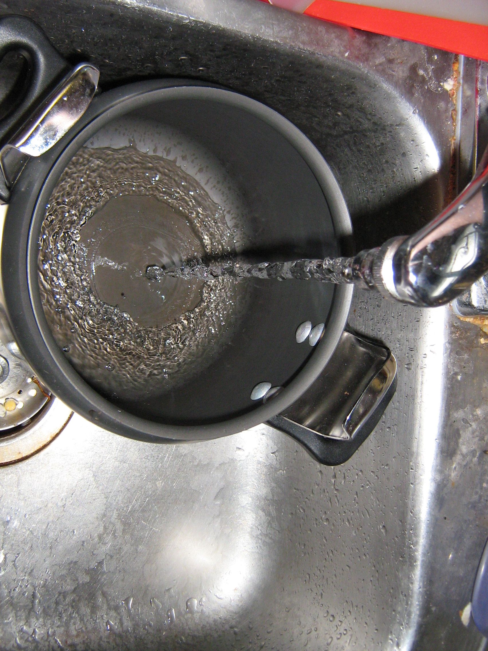 Easy Bread Anywhere "Baking" Bread in a Pressurecooker 6 Steps