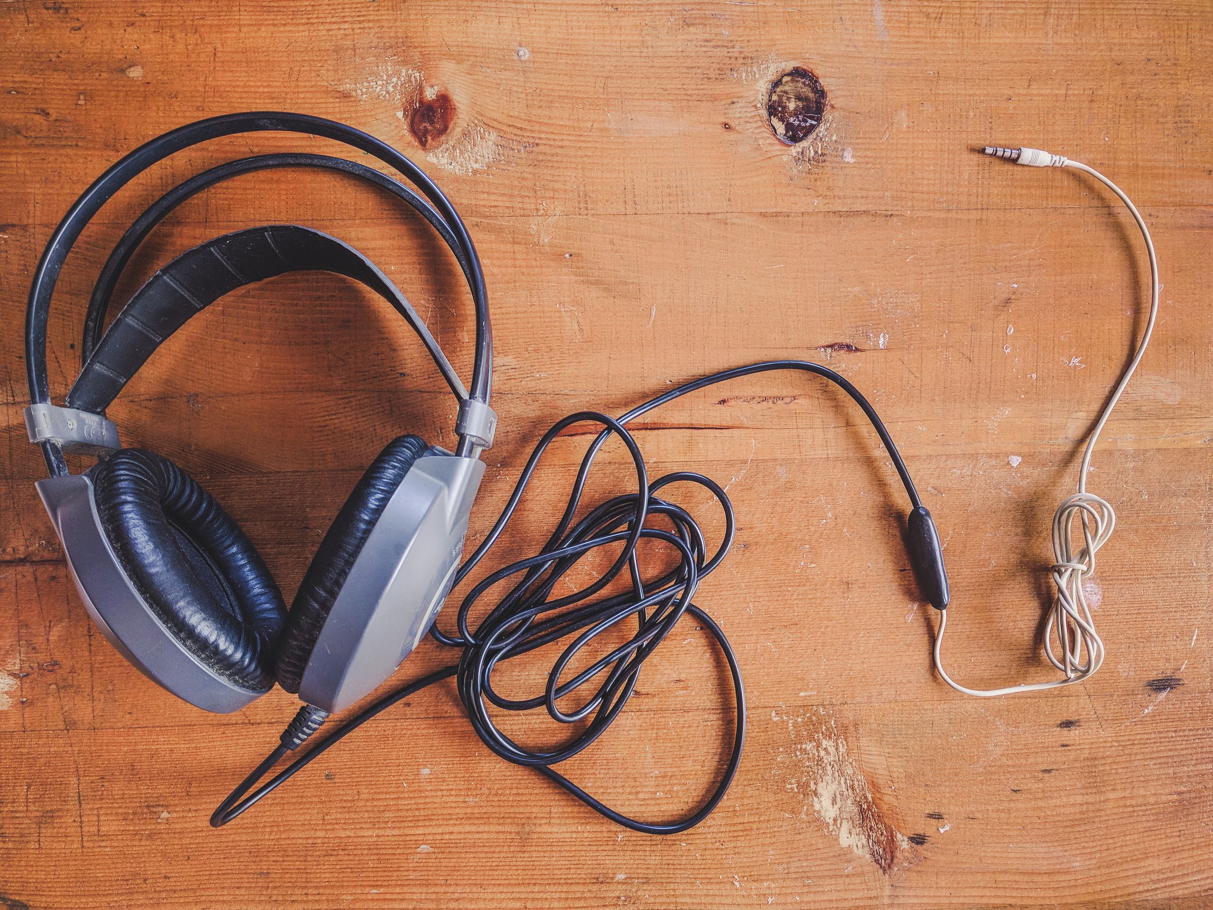 How to Fix Broken Headphones : 3 Steps 