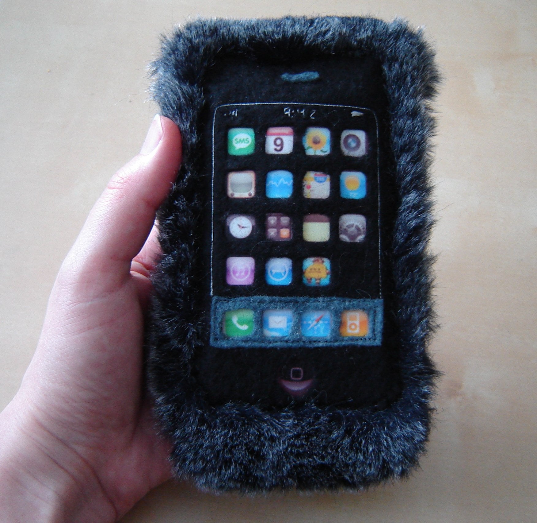 Plush Iphone Sleeve 12 Steps (with Pictures) Instructables