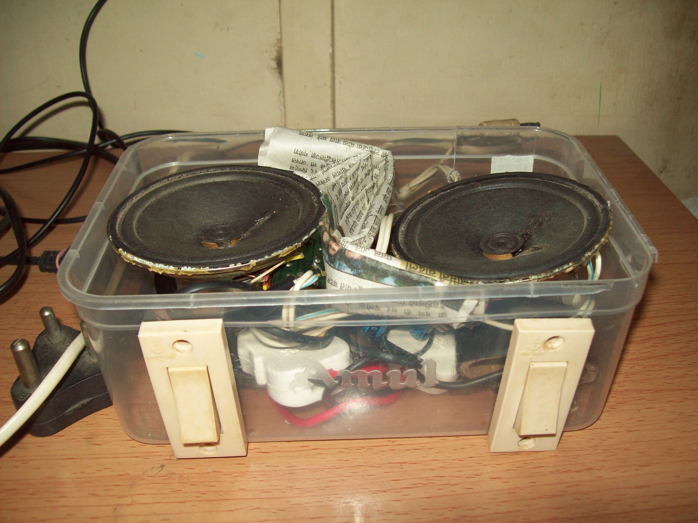 Cellphone Charging / Music Station (Reuse Old Desktop Speakers) 13 Steps Instructables