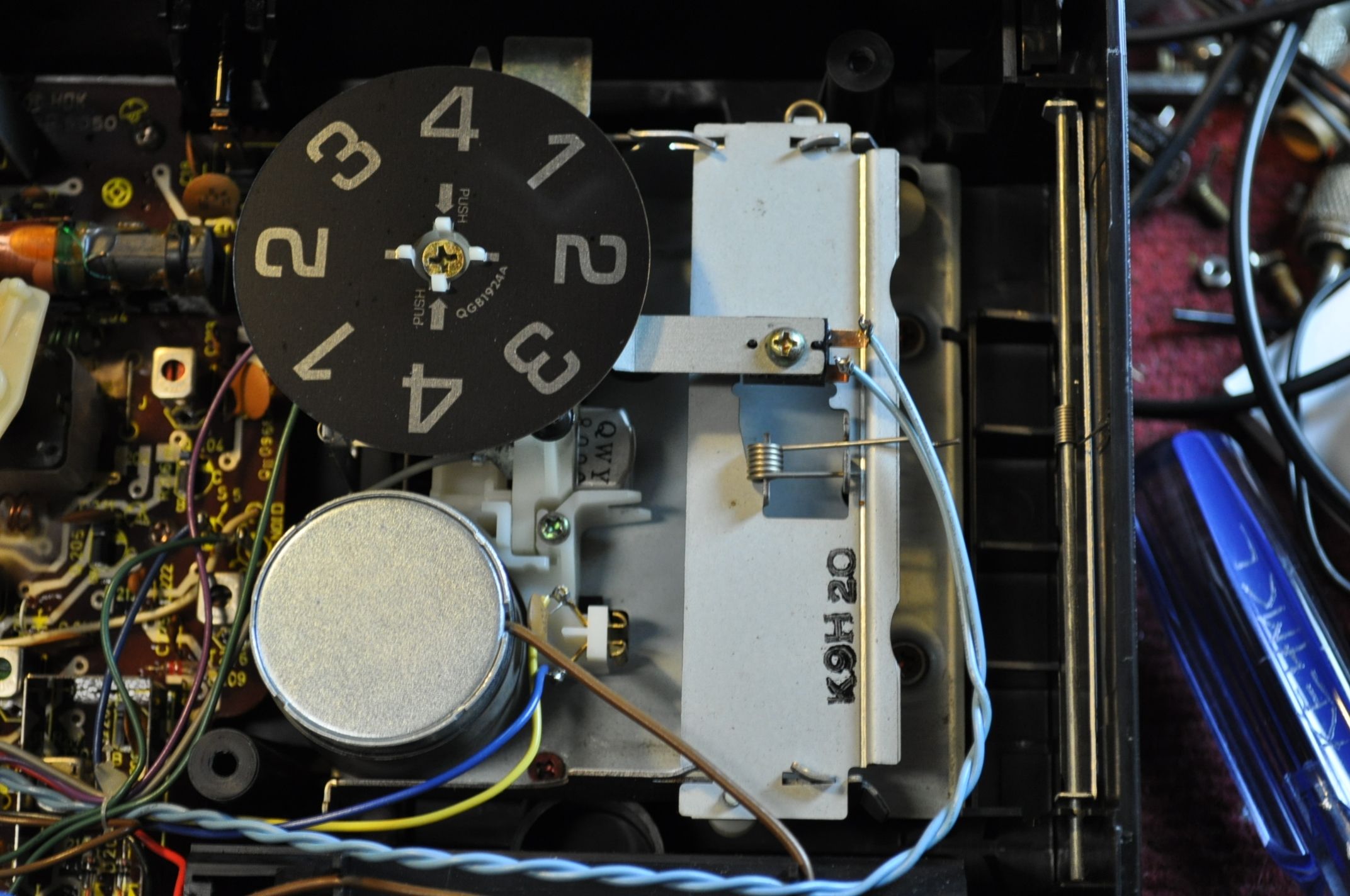 How to Revive a Portable 8Track Tape Player 8 Steps (with Pictures