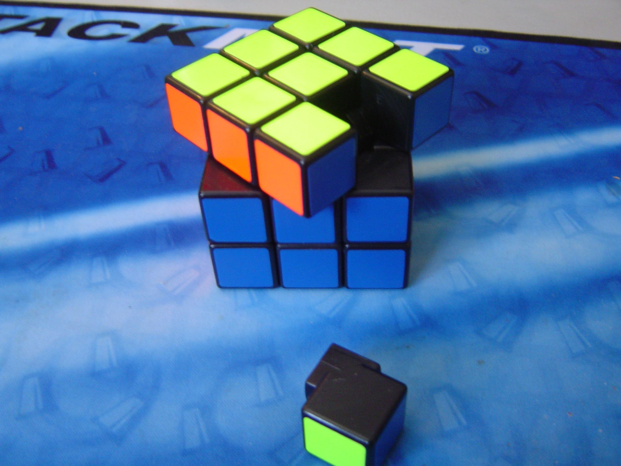How to Clean/lubricate a Rubik's Cube 5 Steps Instructables