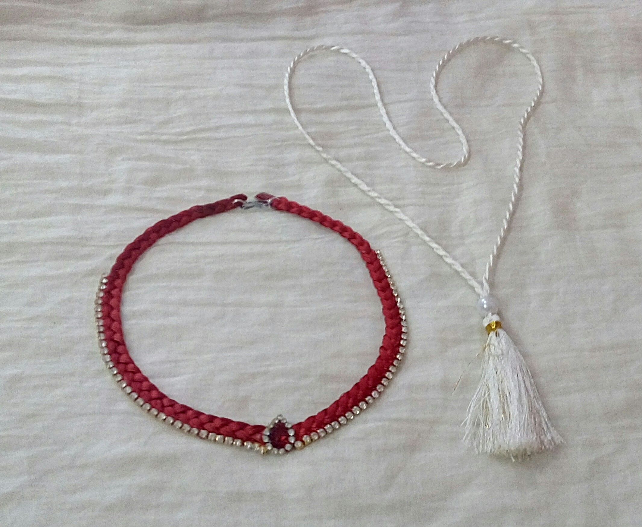How to Make a Silk Thread Necklace : 5 