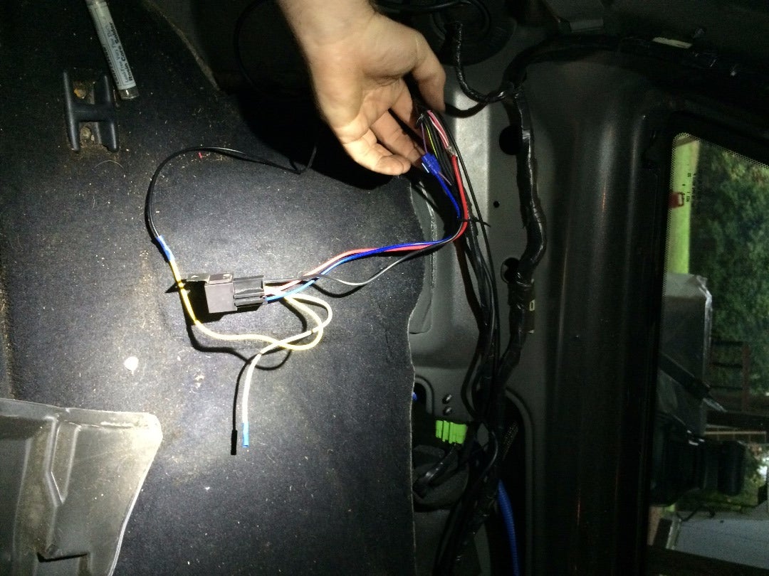 Jeep Grand Cherokee WJ Reverse Light Hack : 10 Steps ...
