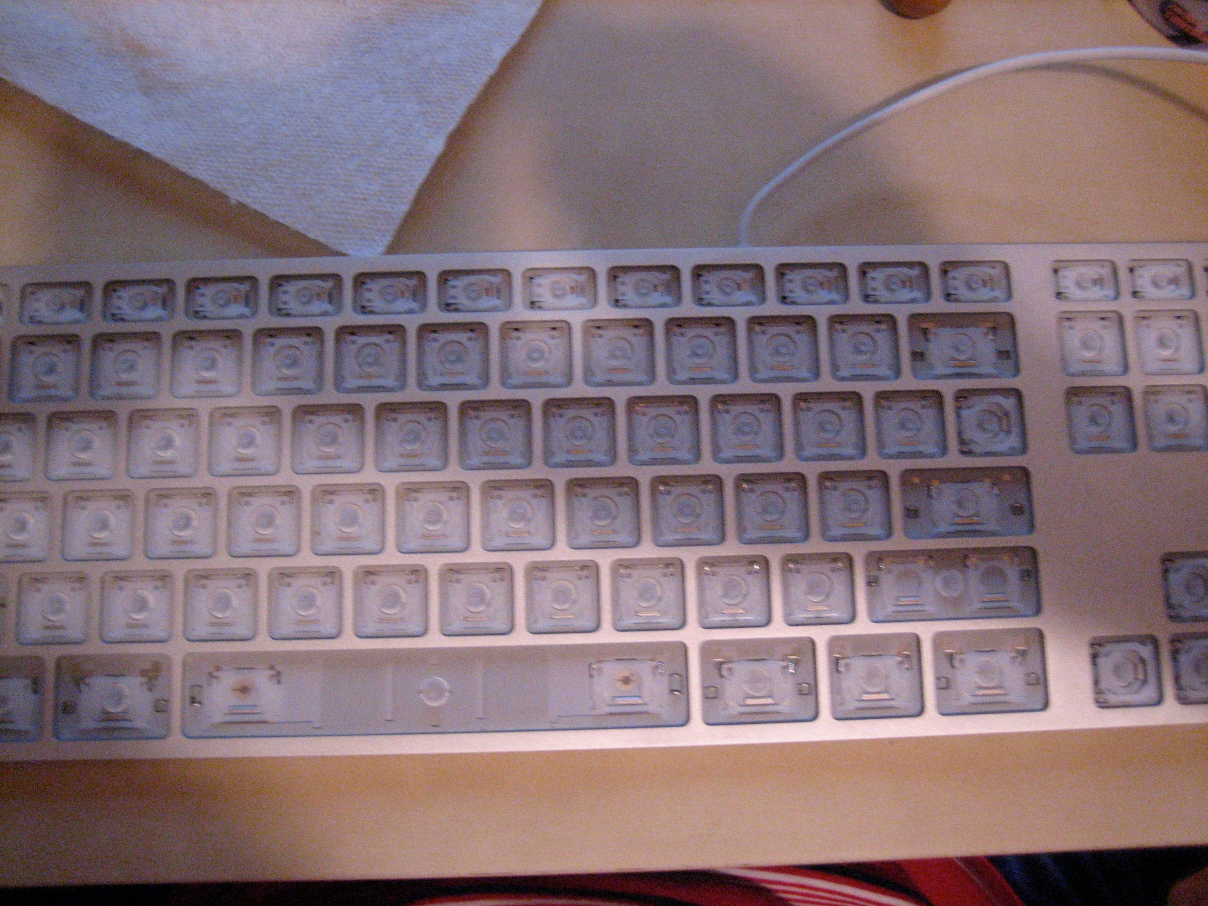 Cleaning Apple Aluminum Keyboard....or Any Other Softtouch Keyboard