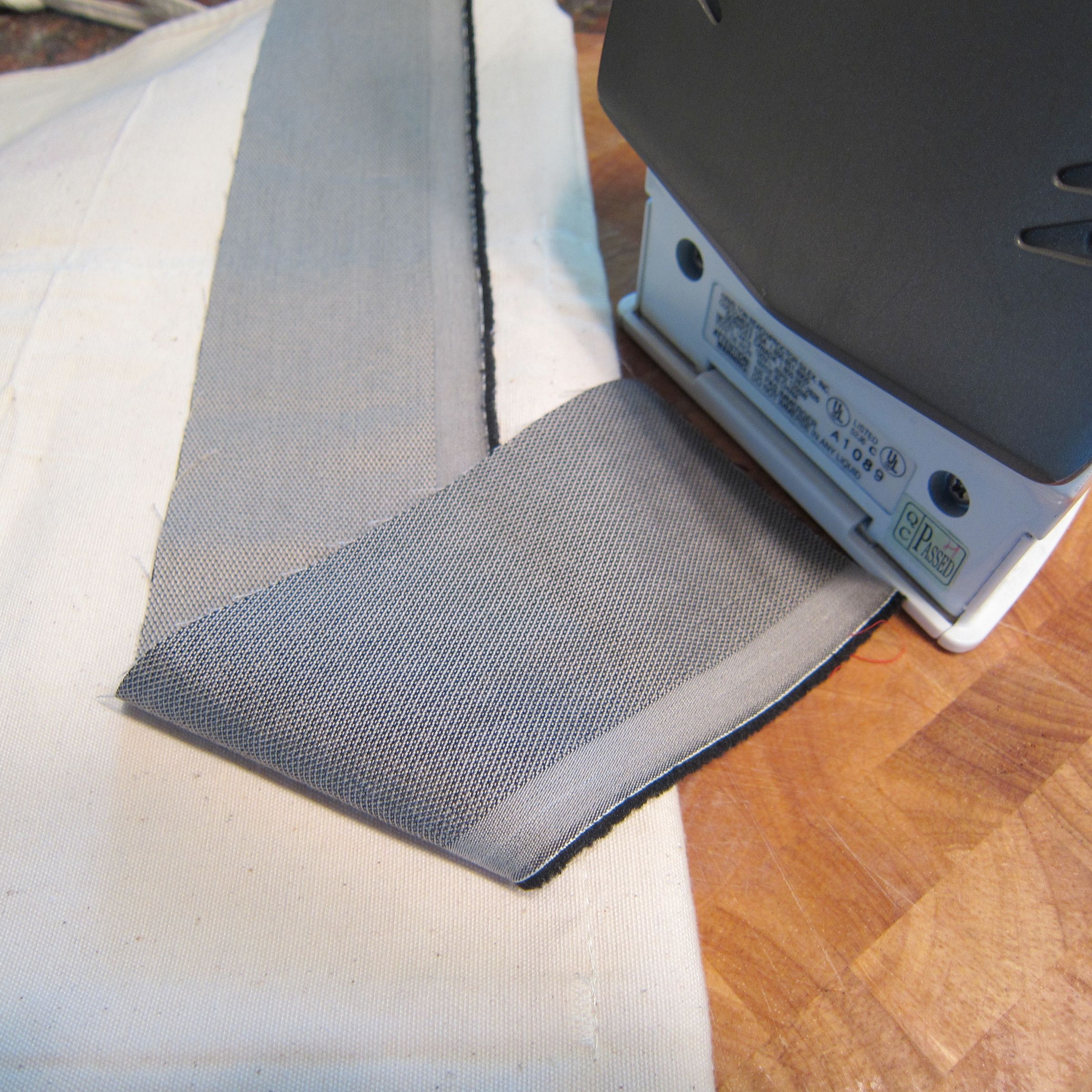 DIY Emergency Blanket From Old Party Balloons 6 Steps (with Pictures