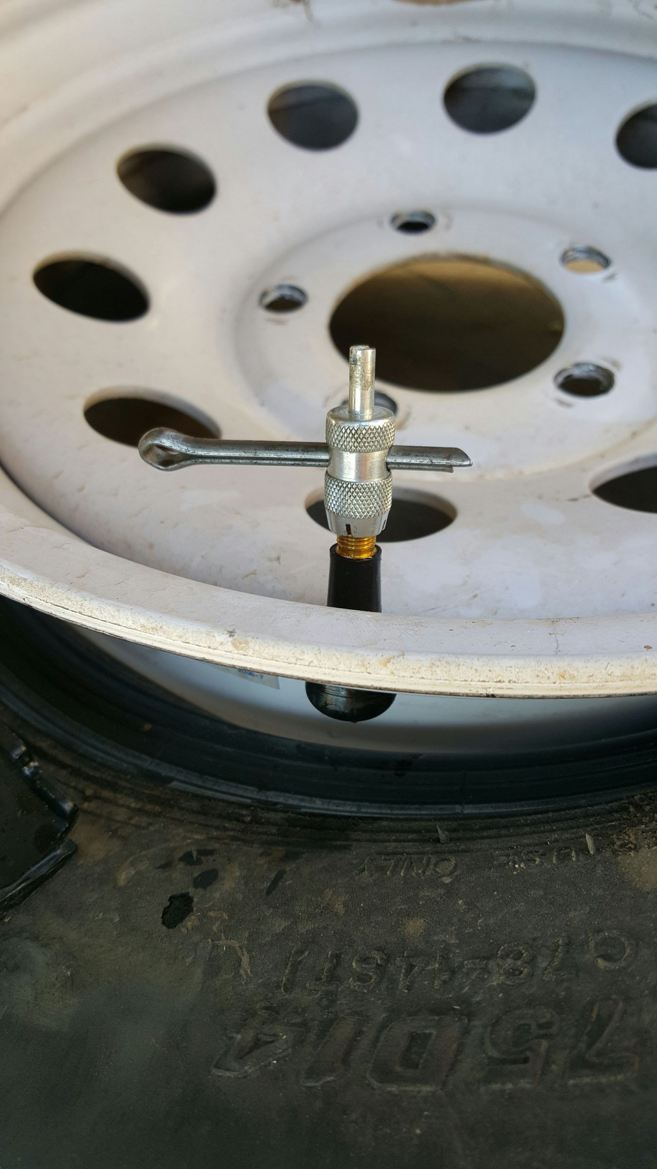 Change a Valve Stem in a Tubeless Tire. 9 Steps (with Pictures