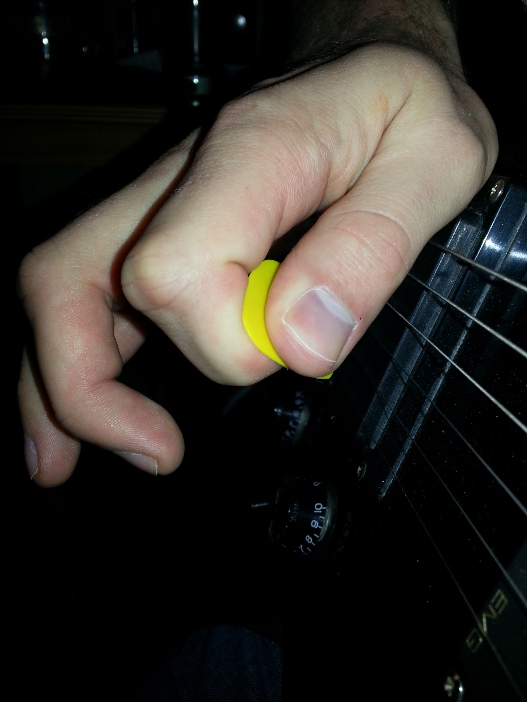 Pinch Harmonics on an Electric Guitar 6 Steps (with Pictures