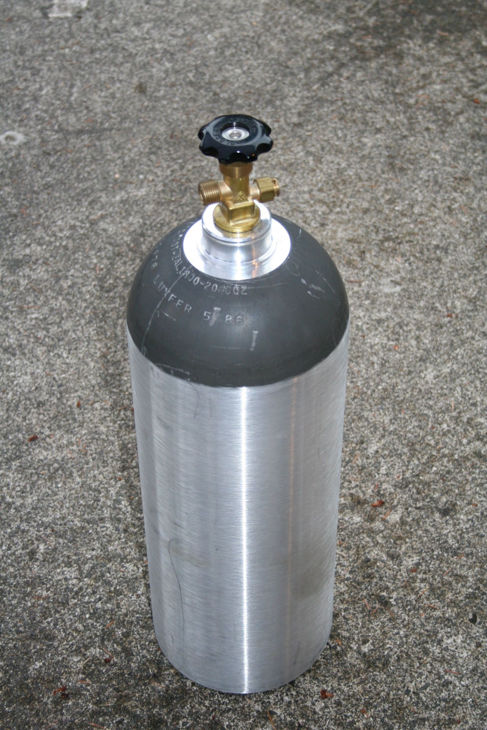 Compressed Gas Cylinder "Temple Bell" 5 Steps (with Pictures