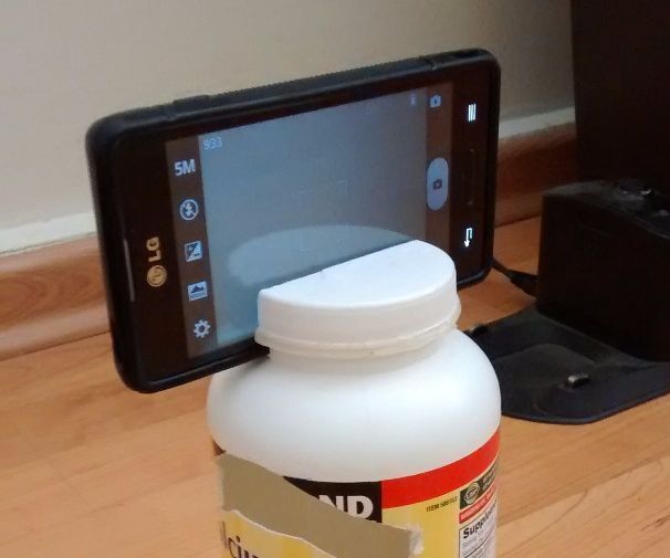DIY guide for "Poor Man's" SmartPhone Tripod (From Vitamin Container) with step-by-step instructions