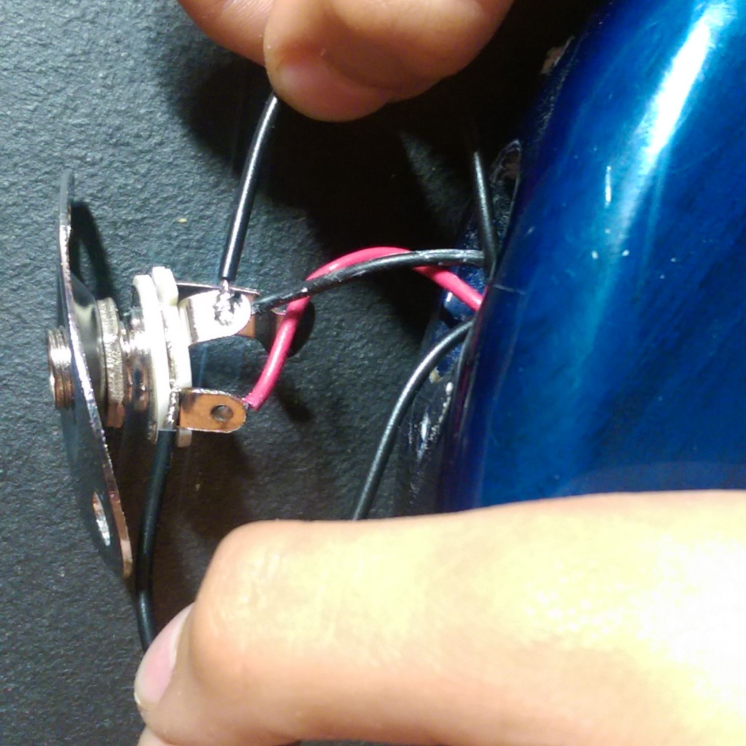 Ultimate Guide How to Install a Guitar Killswitch 5 Steps