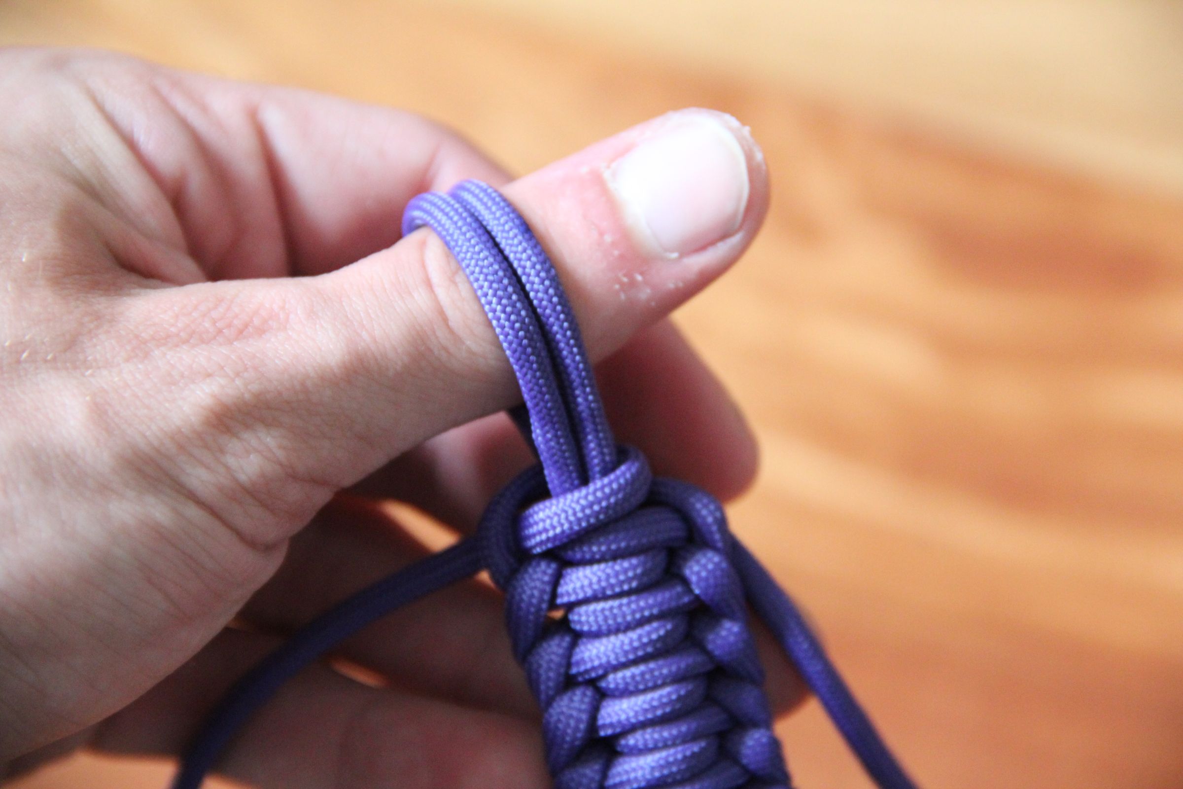 Quick Release Paracord Bracelet 9 Steps Instructables