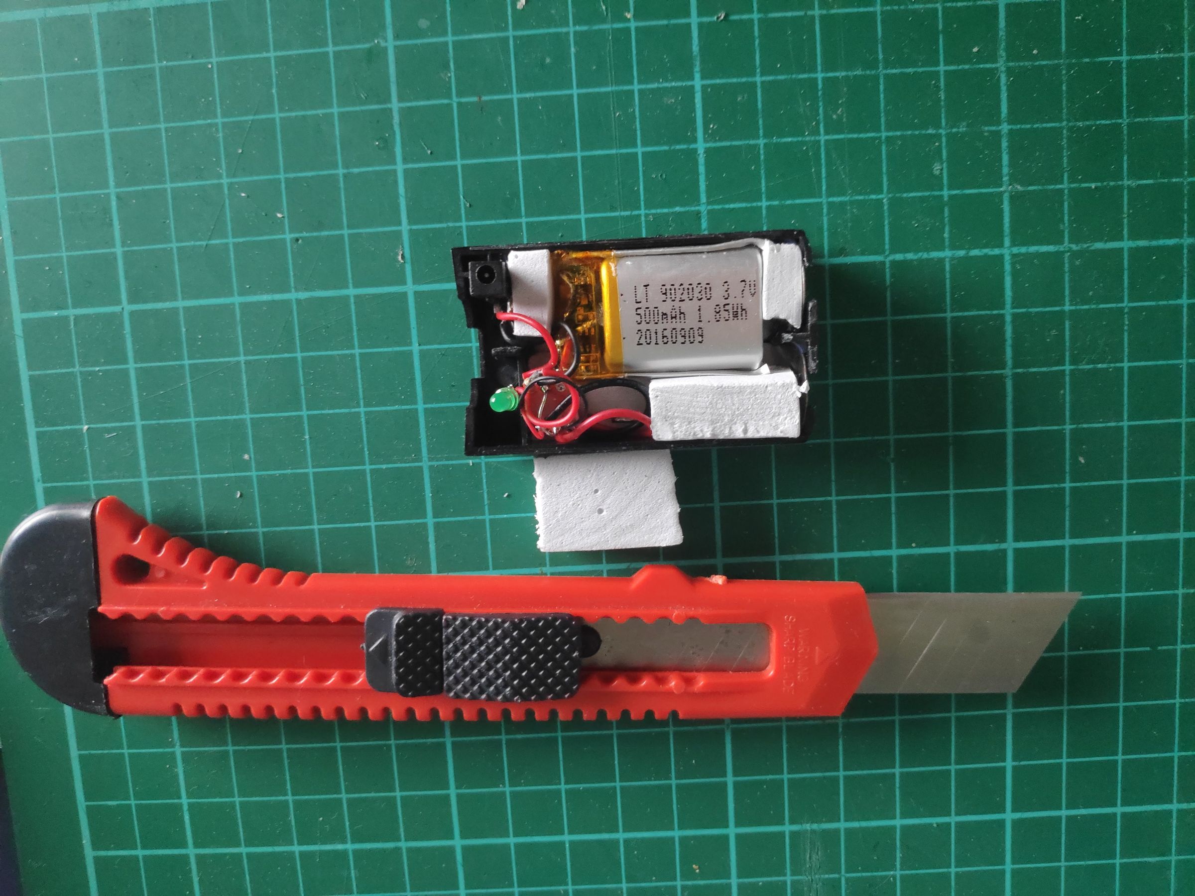 Recycling an Xbox 360 Remote Battery to LiIon Power 11 Steps