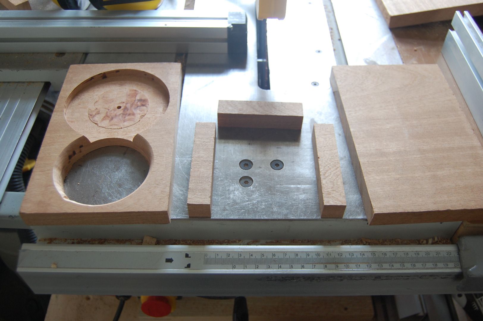 Adirondack Chair Cup Holder 4 Steps Instructables