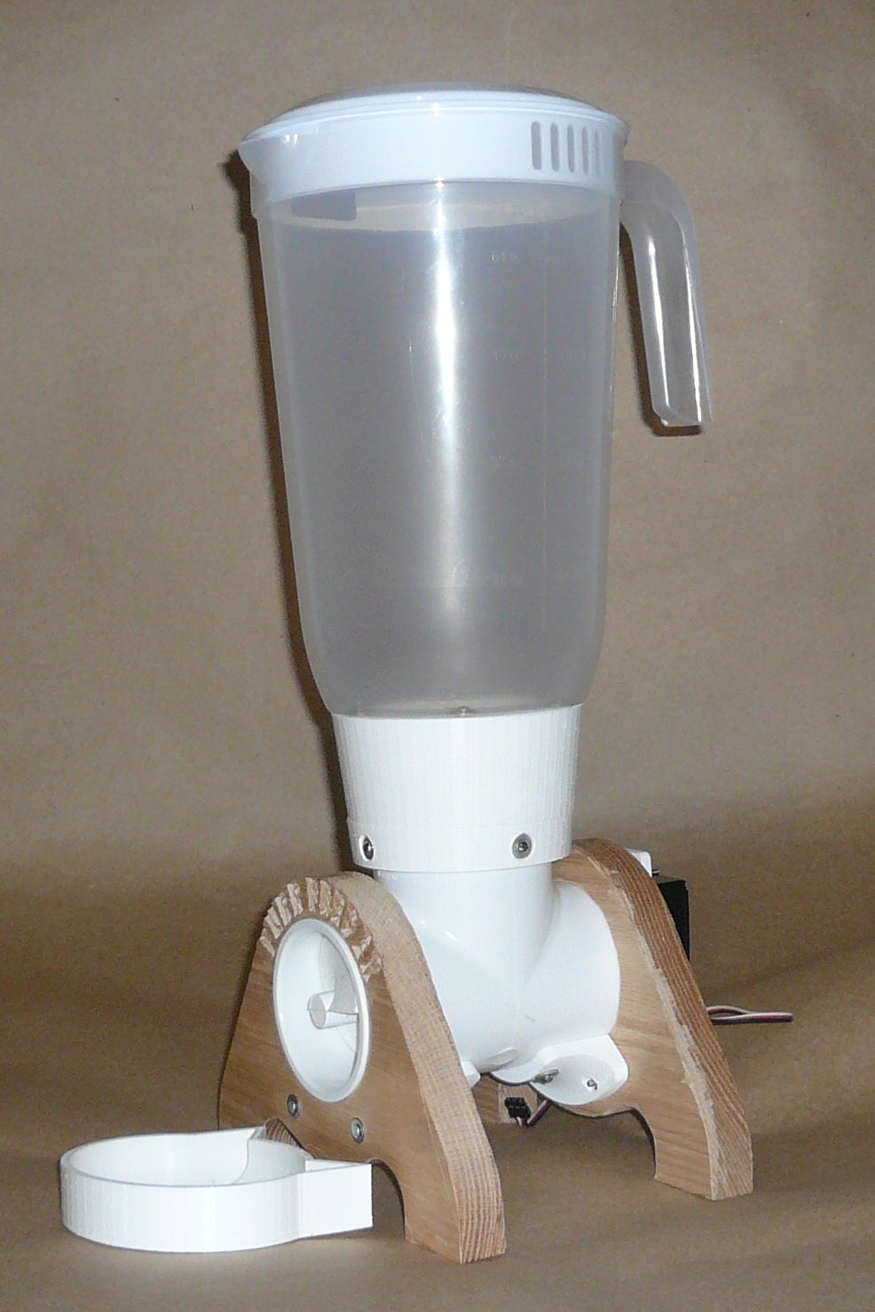 Pet Feeder : 4 Steps (with Pictures) - Instructables