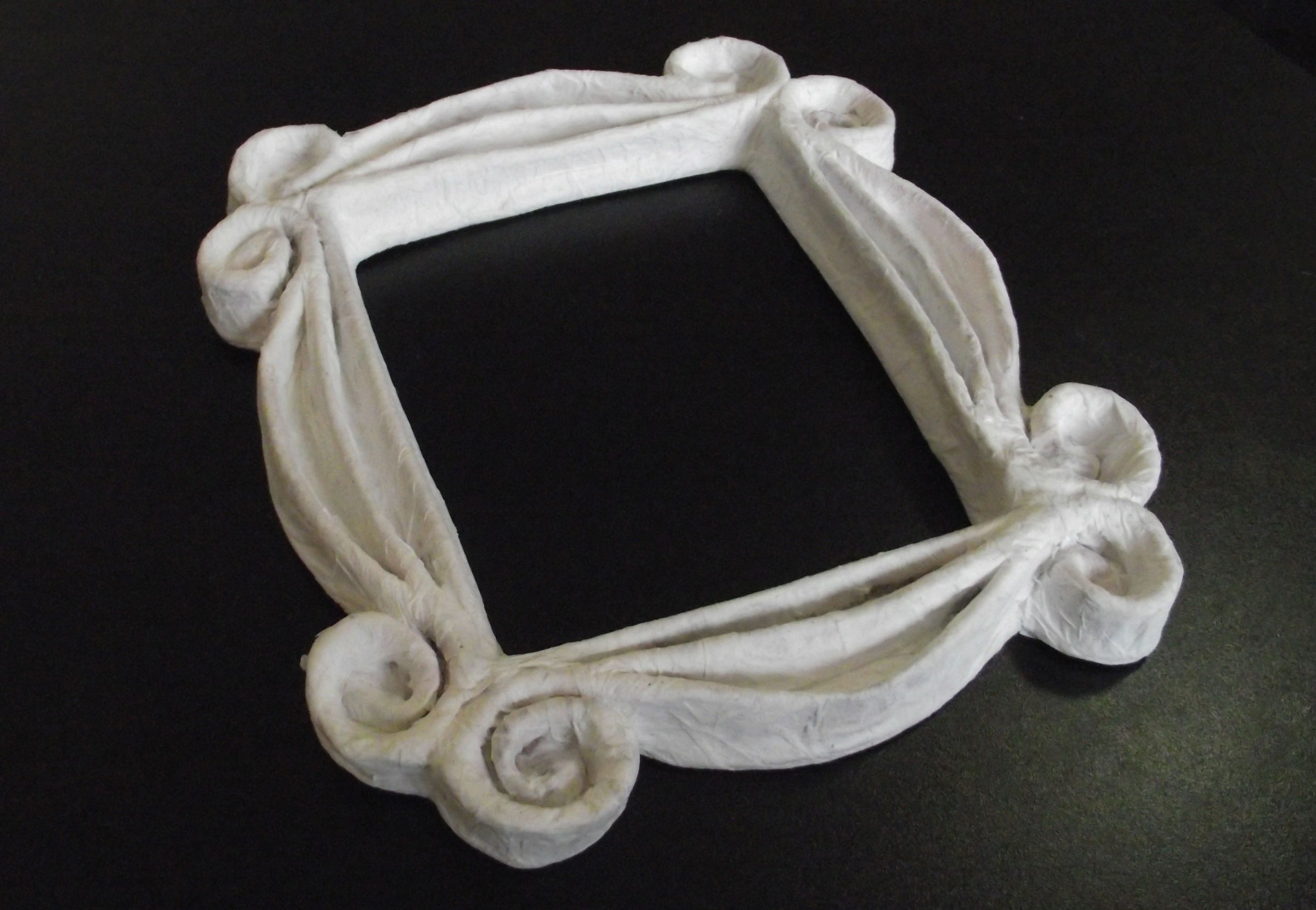 Friends Peephole Frame : 7 Steps (with Pictures) - Instructables