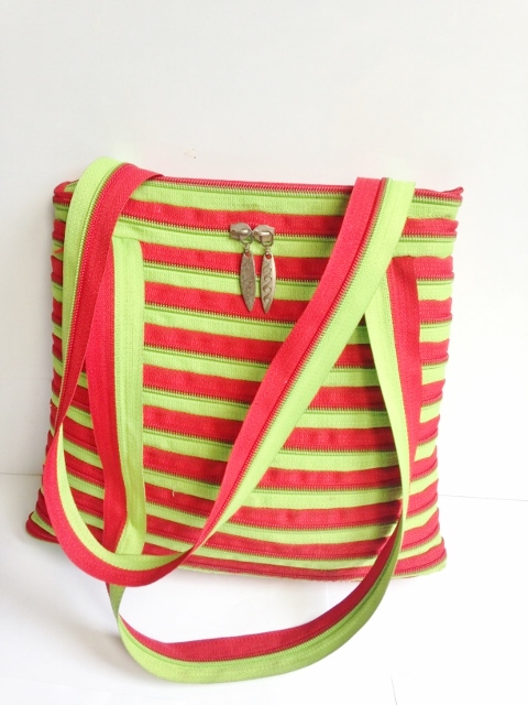 continuous zipper purse