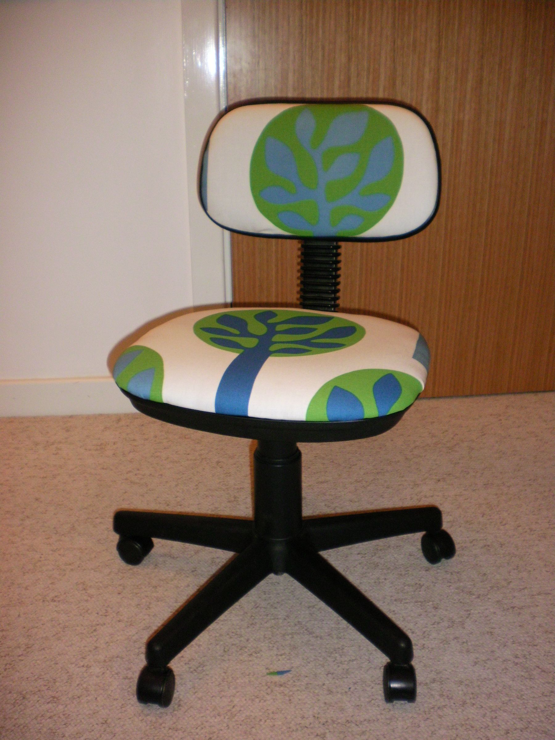 How to ReUpholster a Swivel Chair 5 Steps Instructables
