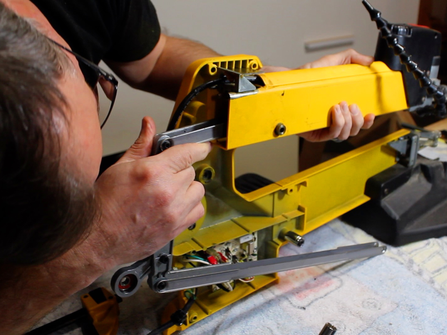 Ultimate DeWalt Scroll Saw Maintenance & Repair Guide 15 Steps (with