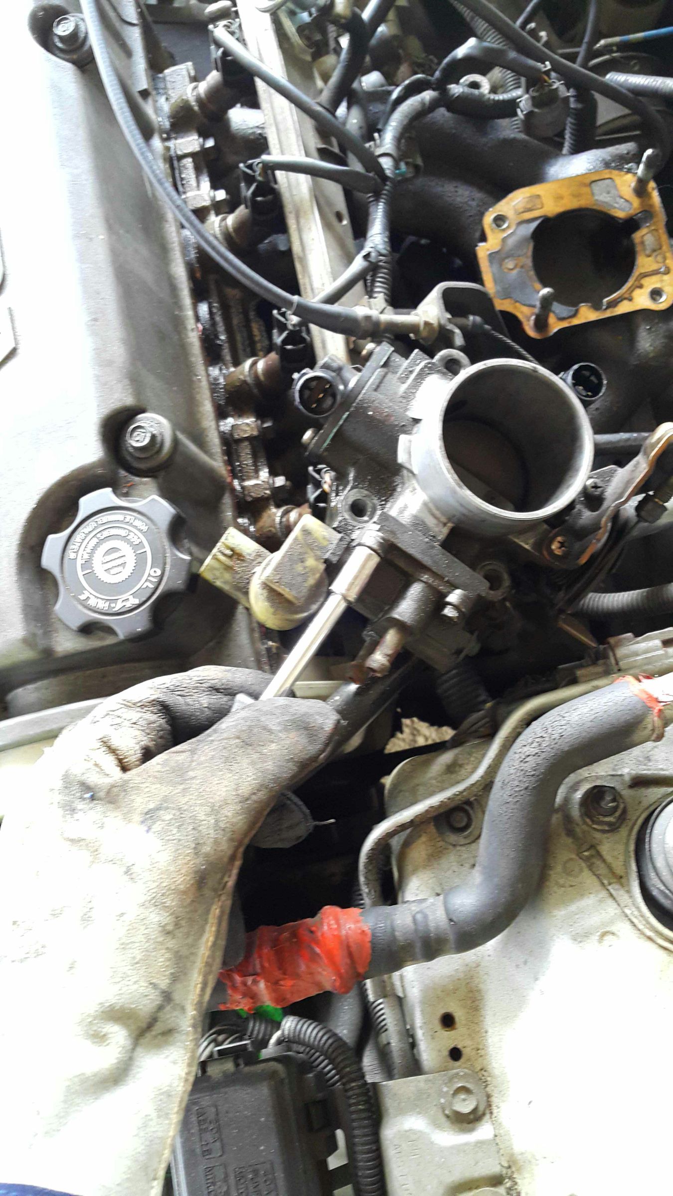 Replacing an Idle Air Control Valve (Honda Civic 1999 D16Y7). 5 Steps