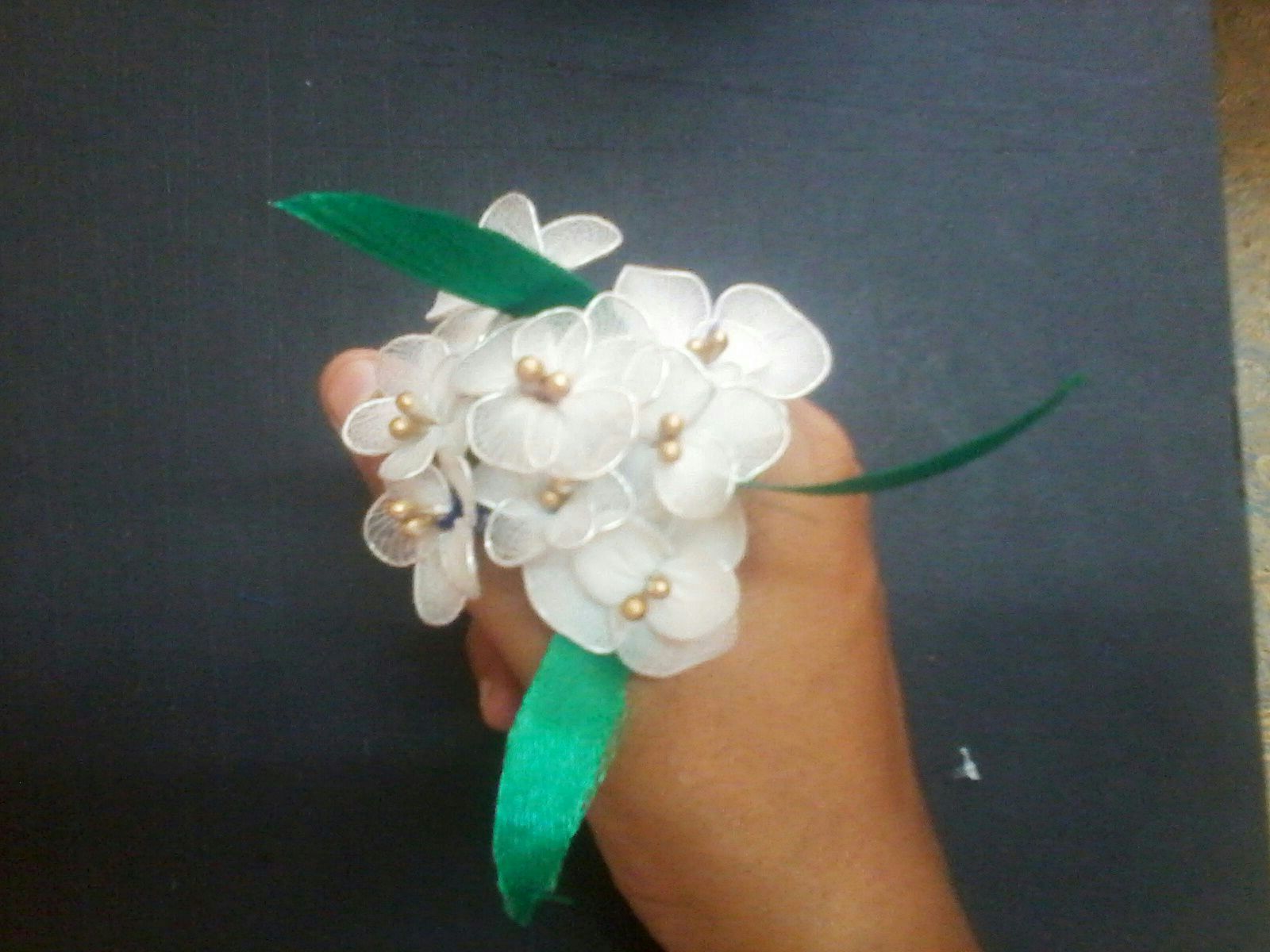 DIY guide for TIssue Flowers with step-by-step instructions