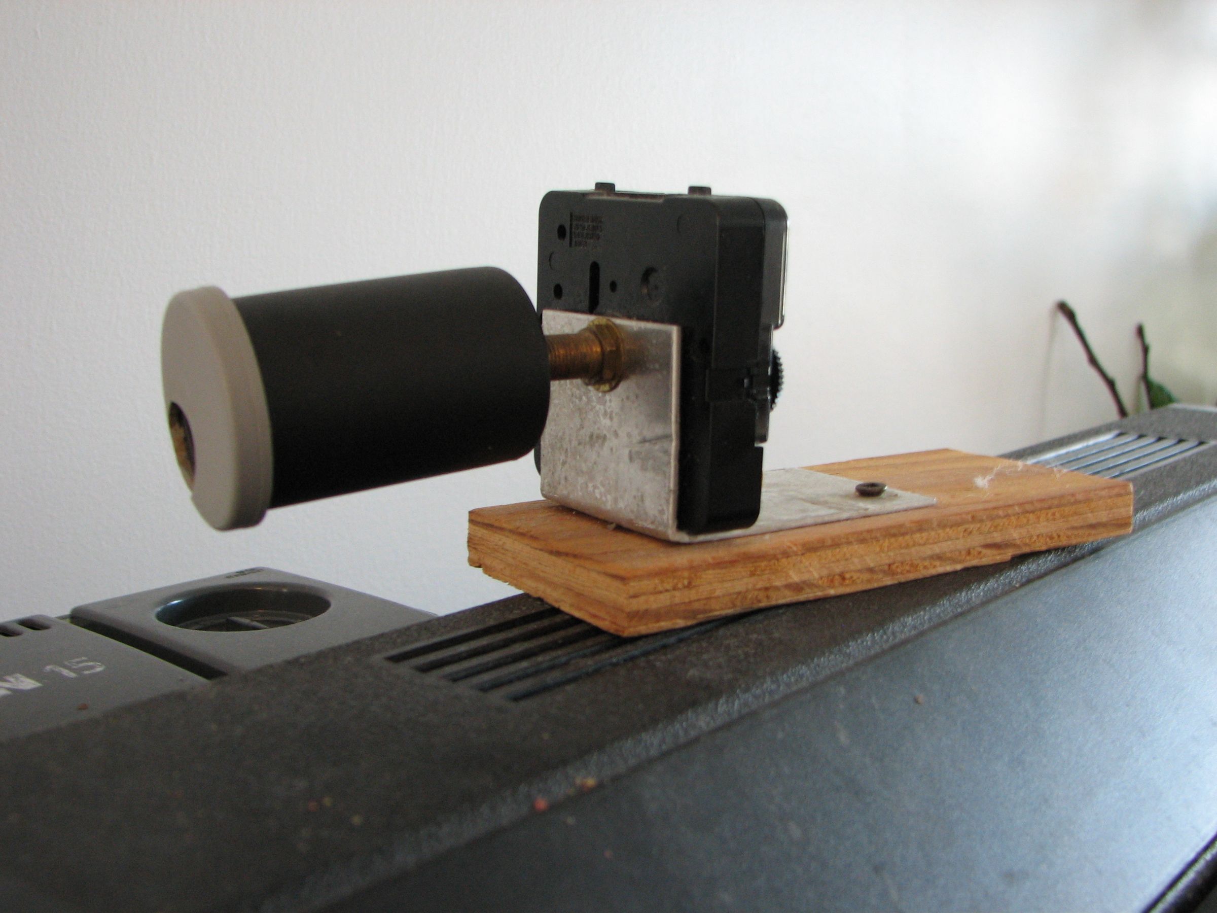 DIY guide for Automatic Fish Feeder with step-by-step instructions