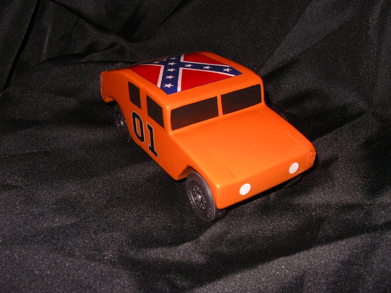 HMMWV (Humvee) Pinewood Derby Car 9 Steps Instructables
