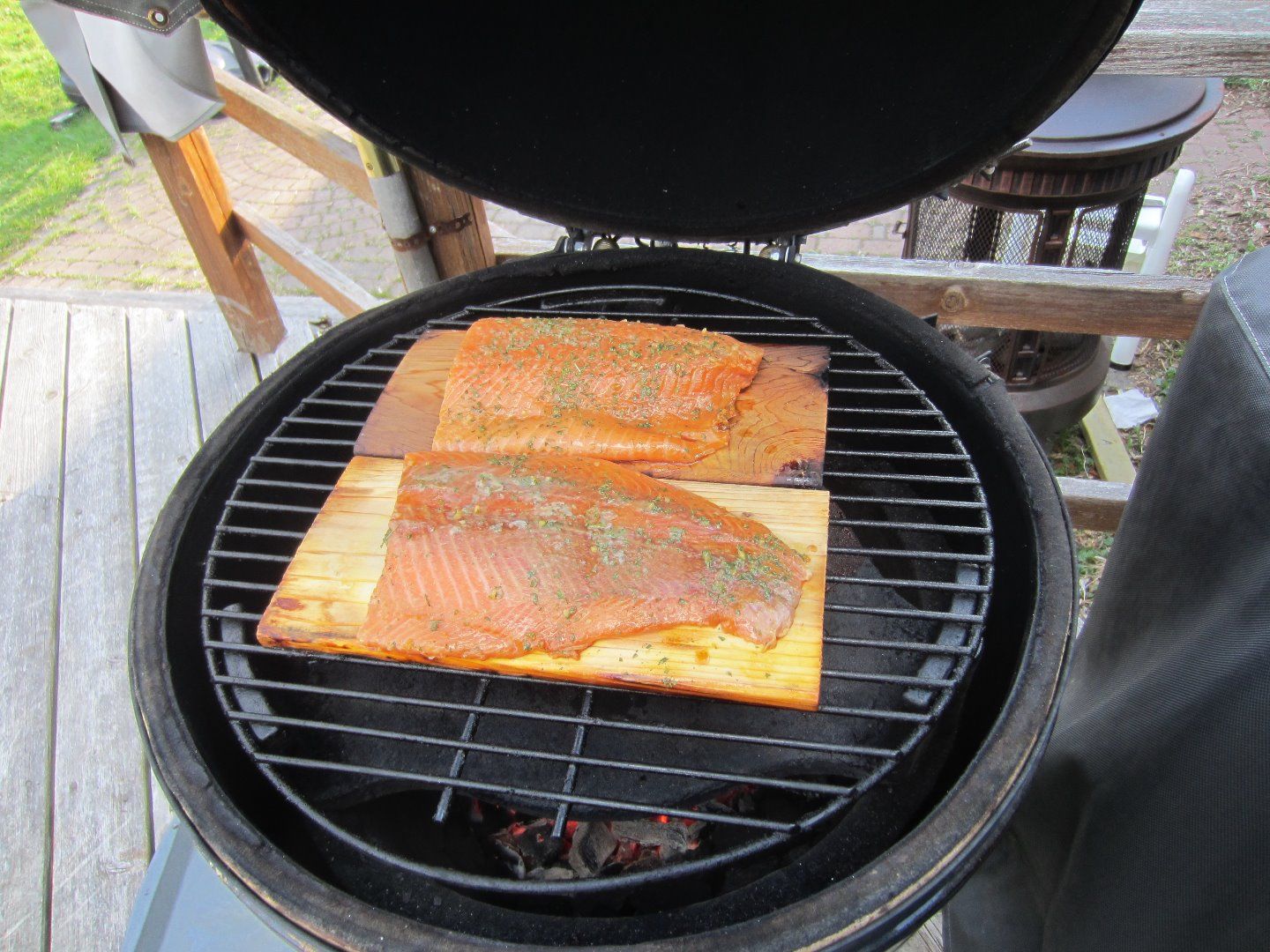 Maple Syrup Cedar Plank Salmon Big Green Egg/Kamado Grill 7 Steps