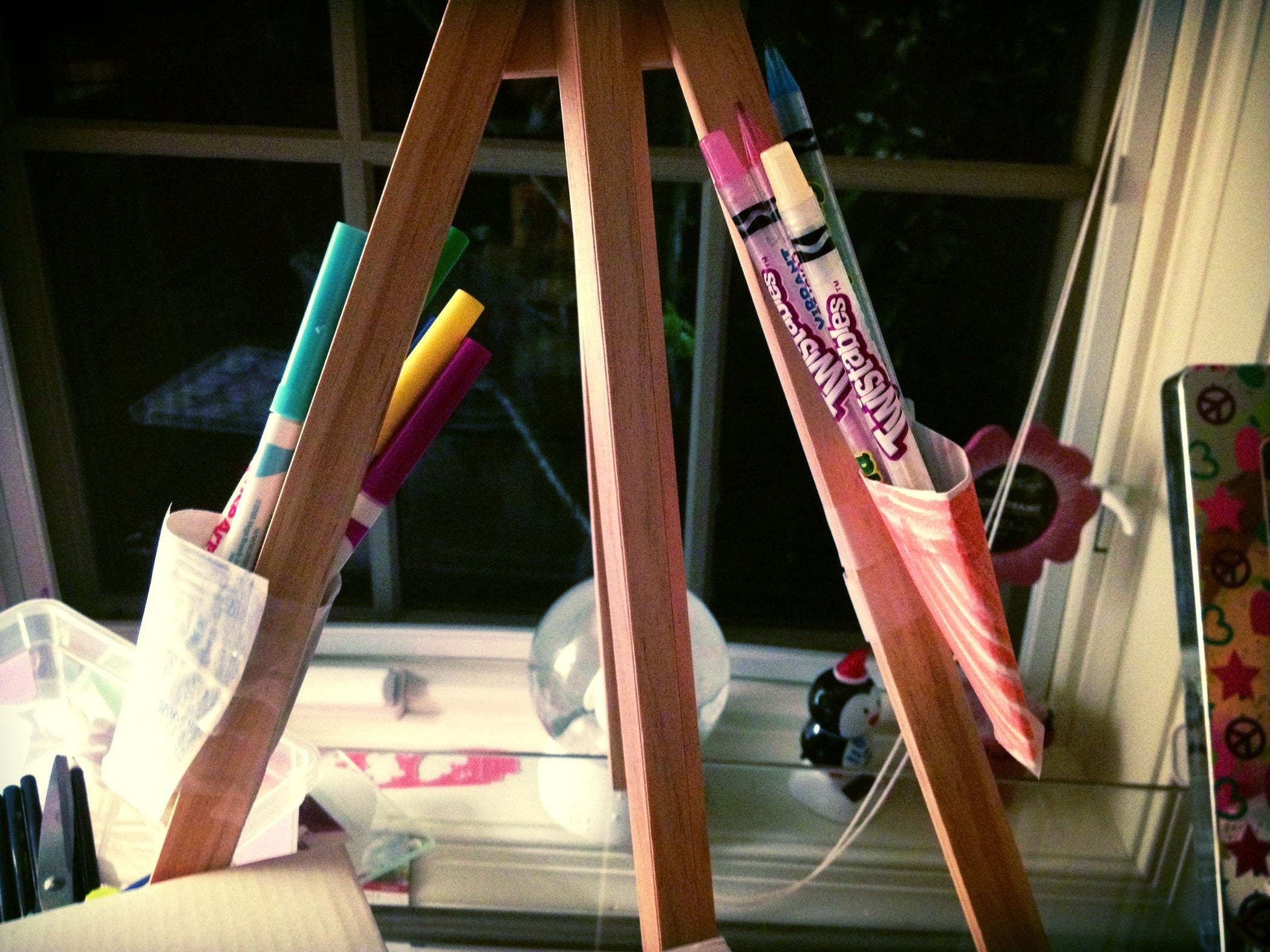 Easel Pockets! 5 Steps (with Pictures) Instructables