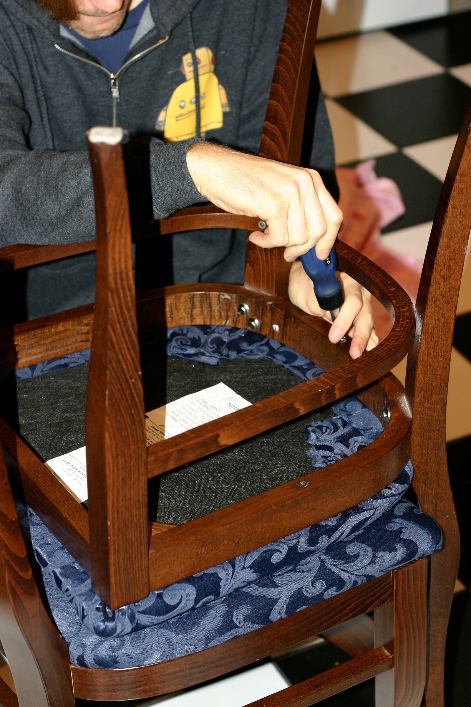 How to ReCover Chairs 5 Steps (with Pictures) Instructables