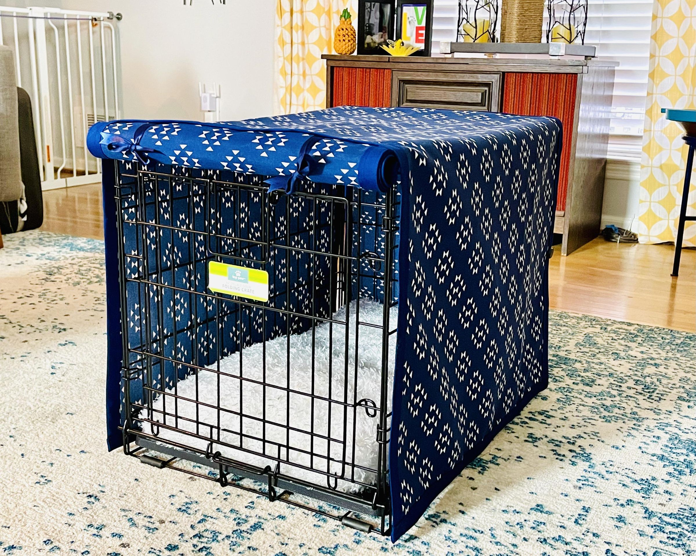 Cozy Up Your Dog's Crate With a Crate Cover + Fuzzy Mattress! 4 Steps