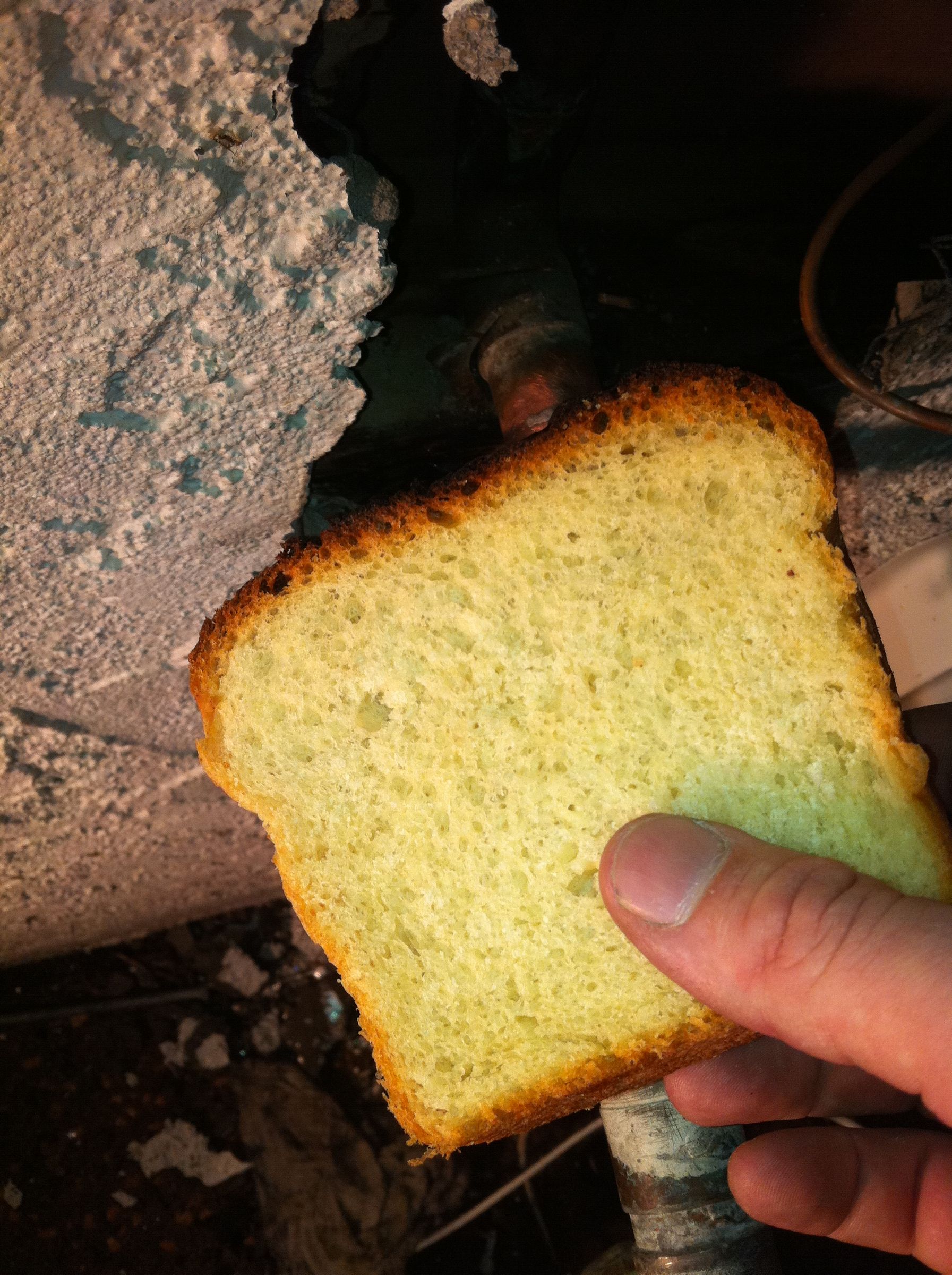 Using Bread to Sweat a Leaking Copper Pipe 5 Steps (with Pictures