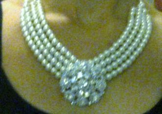 audrey hepburn necklace from breakfast at tiffany's DIY Project DIY Project Image