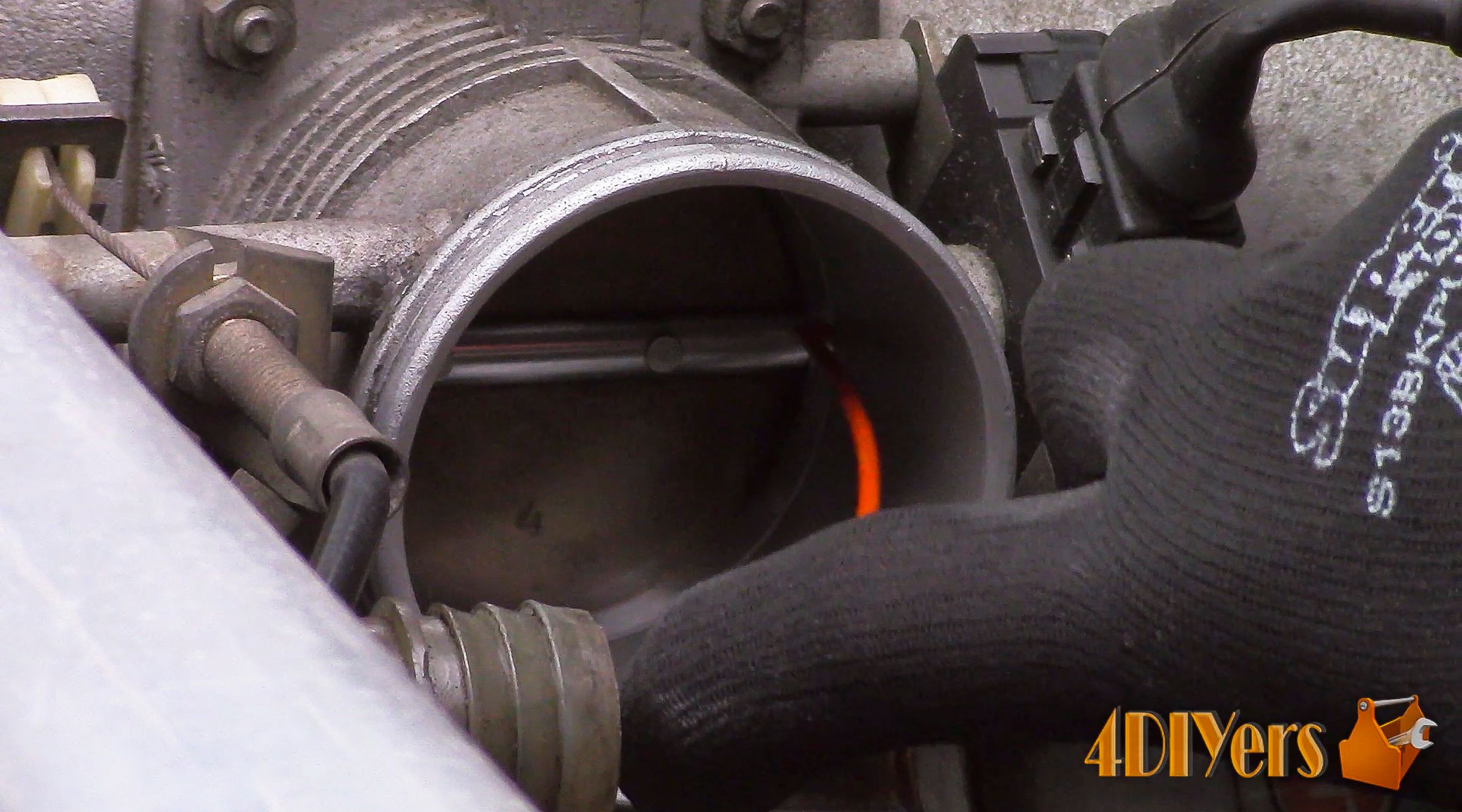 How to Clean a Throttle Body 3 Steps (with Pictures) Instructables