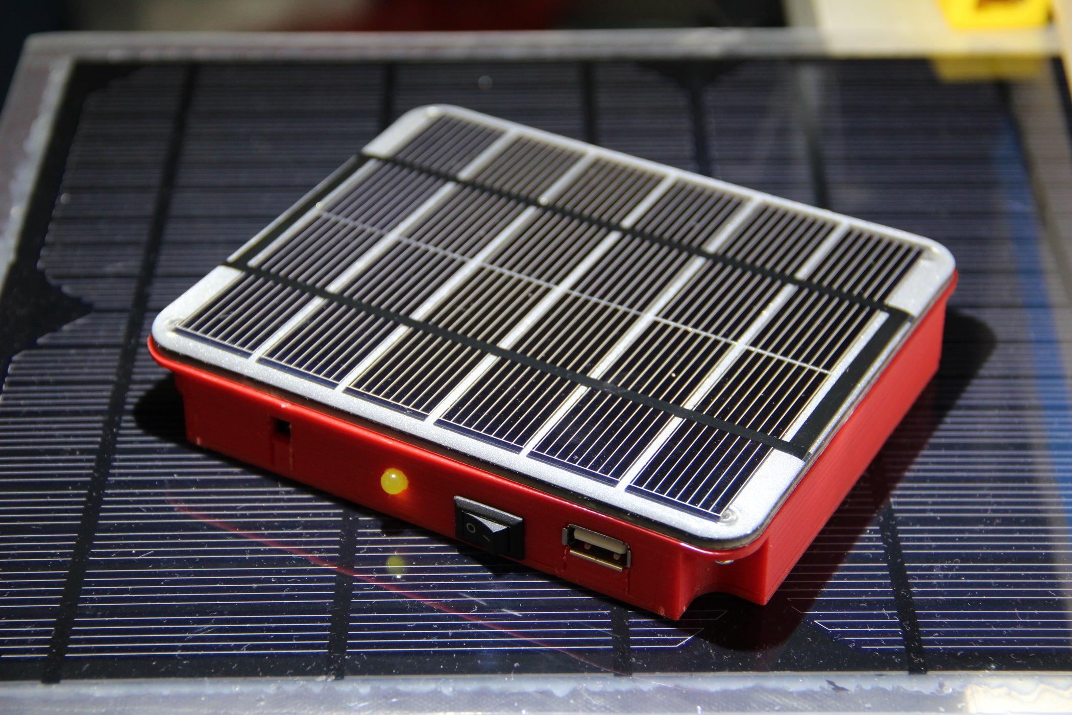 (Another) Solar Mobile Charger With Custom Printed Case 7 Steps