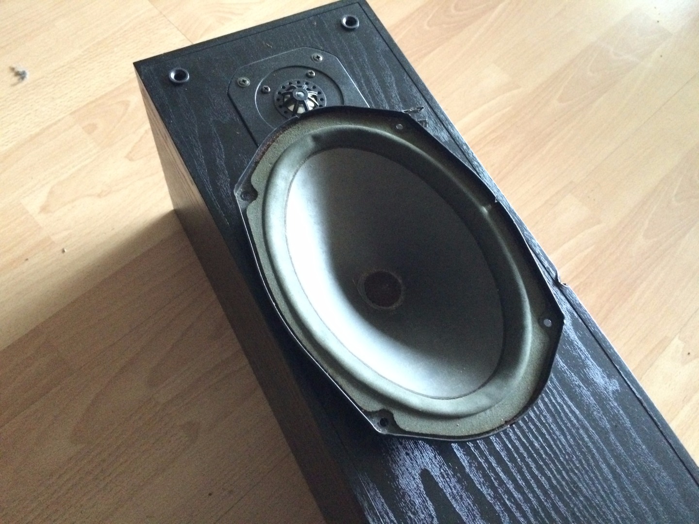 How to Build Car Bass Speakers in Home Stereo Speakerboxes 8 Steps