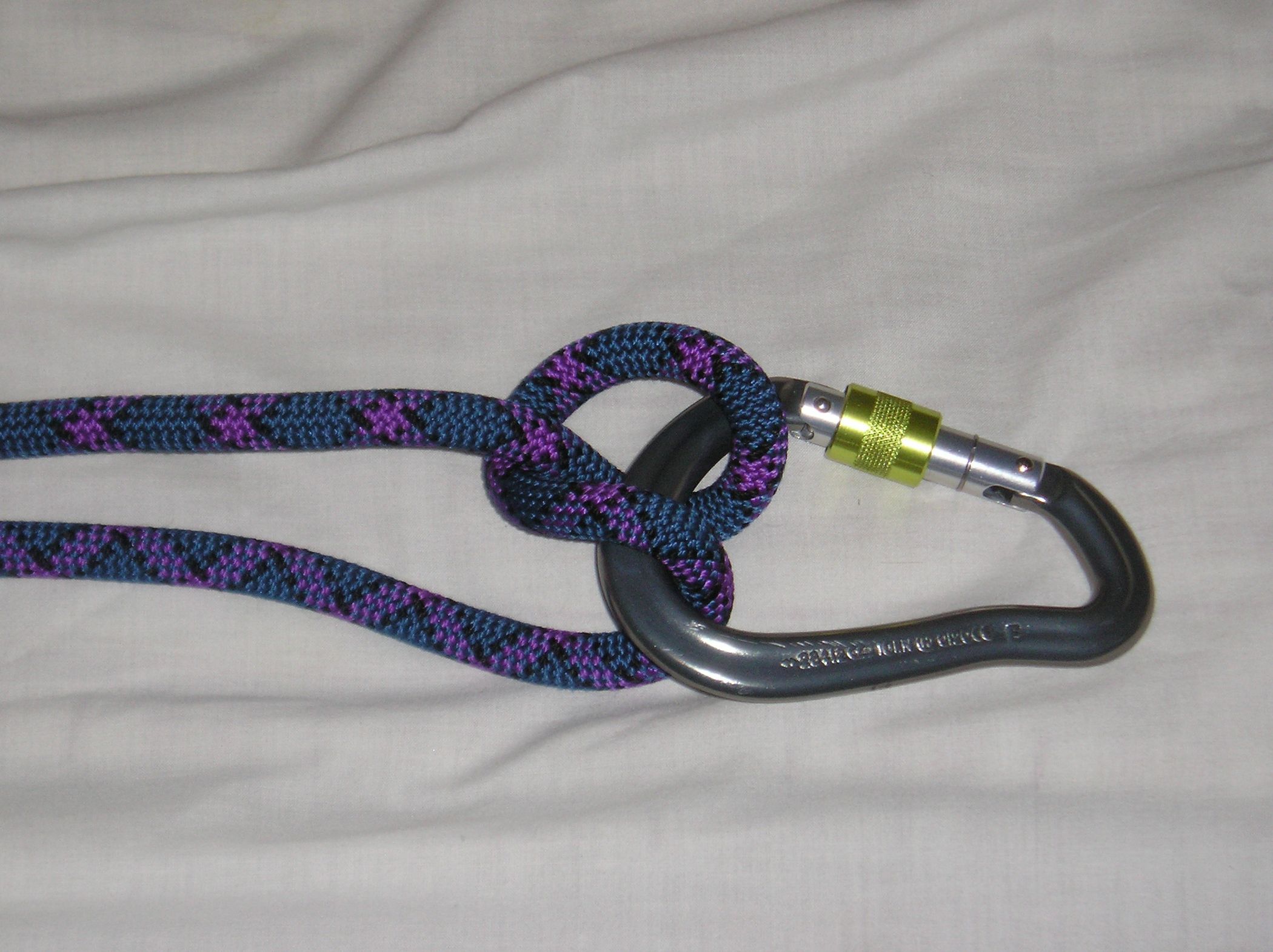 Tying a Munter Hitch and Belay Tips. 3 Steps Instructables