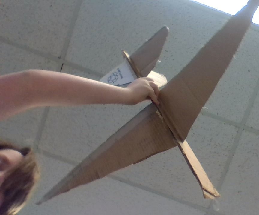 DIY guide for Pizza Box Glider with step-by-step instructions
