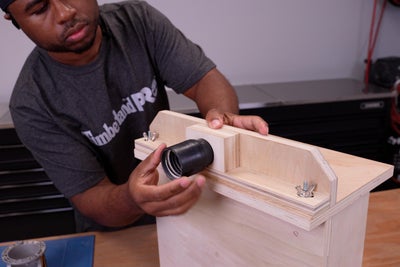 Seção de entalhe para coleta de bits e poeira