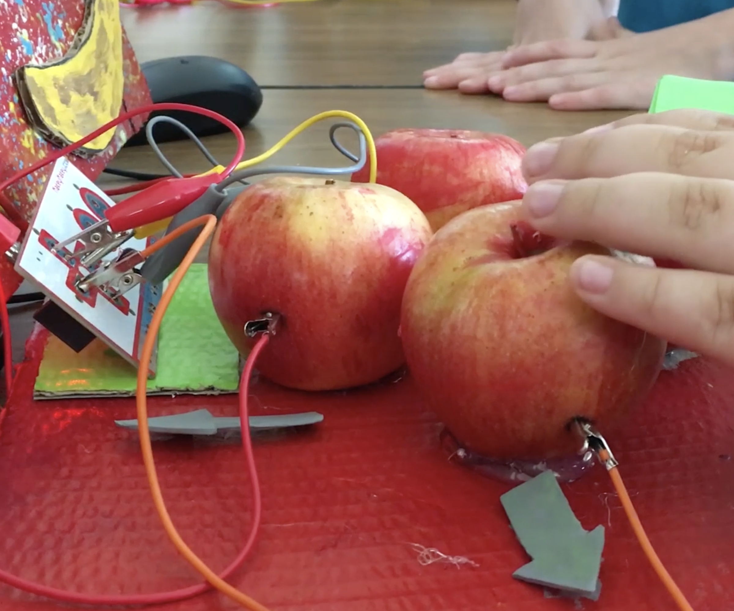makey makey global arcade DIY Project - Step-by-Step DIY Project ...