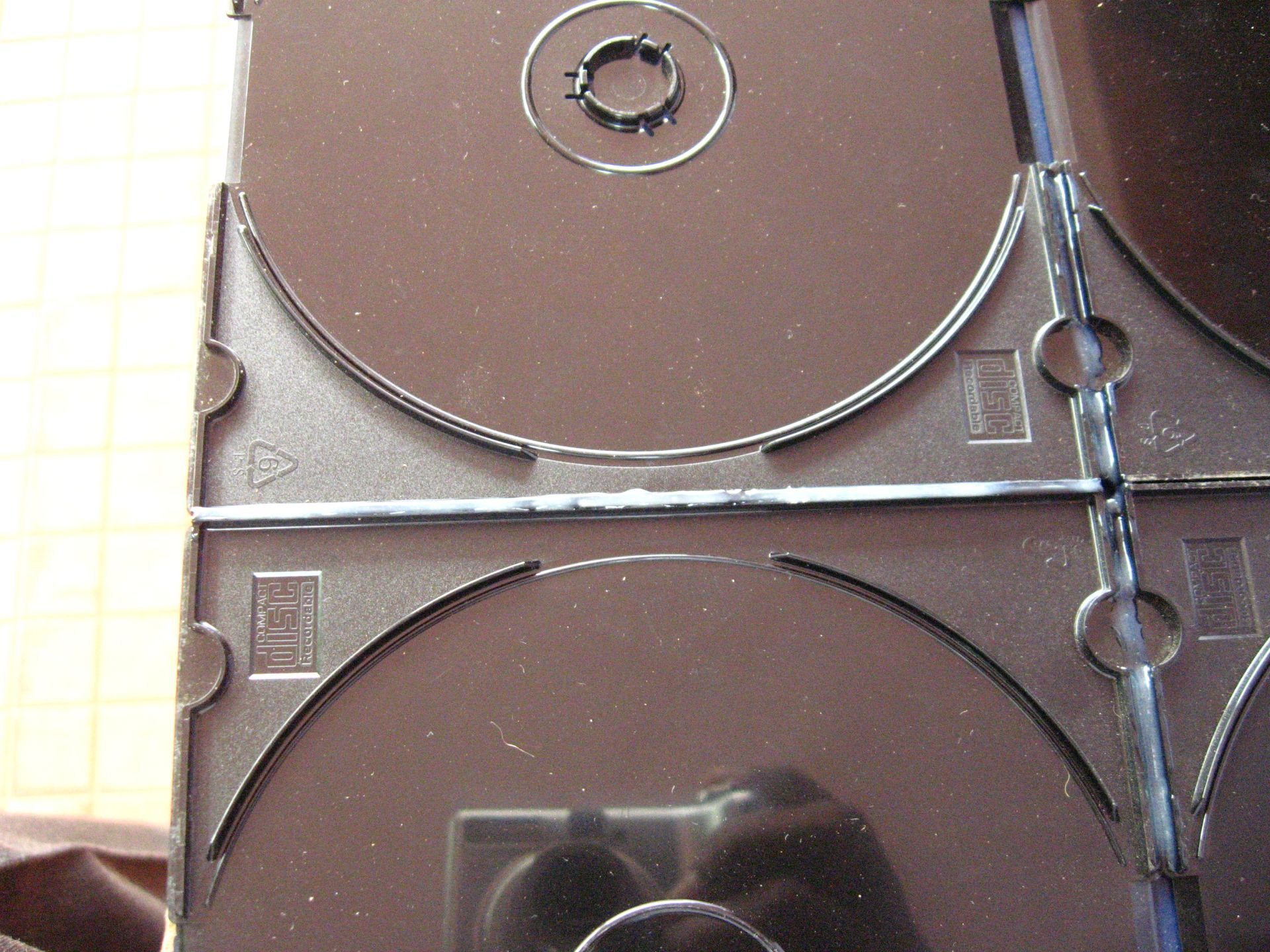 Desktop Organiser With Old CD Jewel Cases 9 Steps (with Pictures