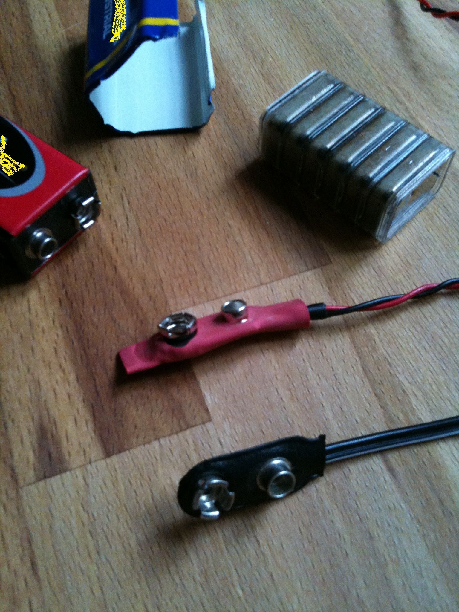 quick & cheap 9v battery connector DIY Project DIY Project Image