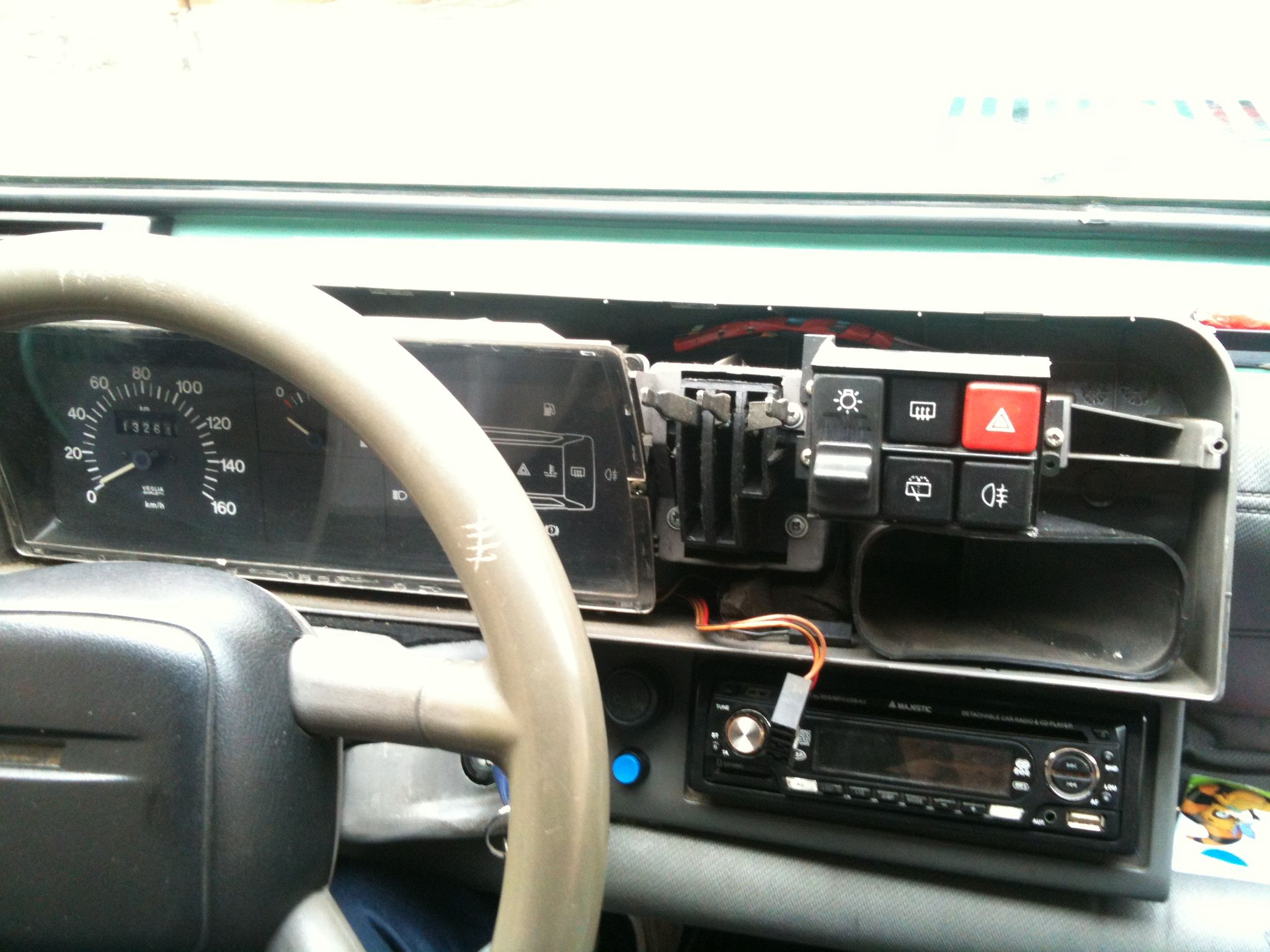 Install a Thermometer in an Old Car [UPDATED] : 12 Steps (with Pictures