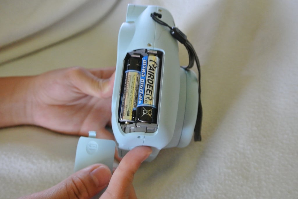 How To Load Film Into A Fujifilm Instax Mini 8 7 Steps With Pictures Instructables How To Load Film Into A Fujifilm Instax Mini 8 7 Steps With Pictures Instructables
