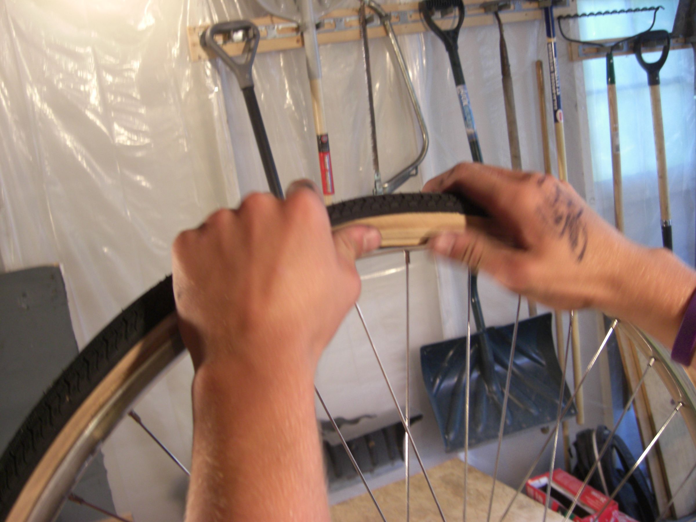 Replacing Bike Tire and Tube on a Road Bike 5 Steps Instructables