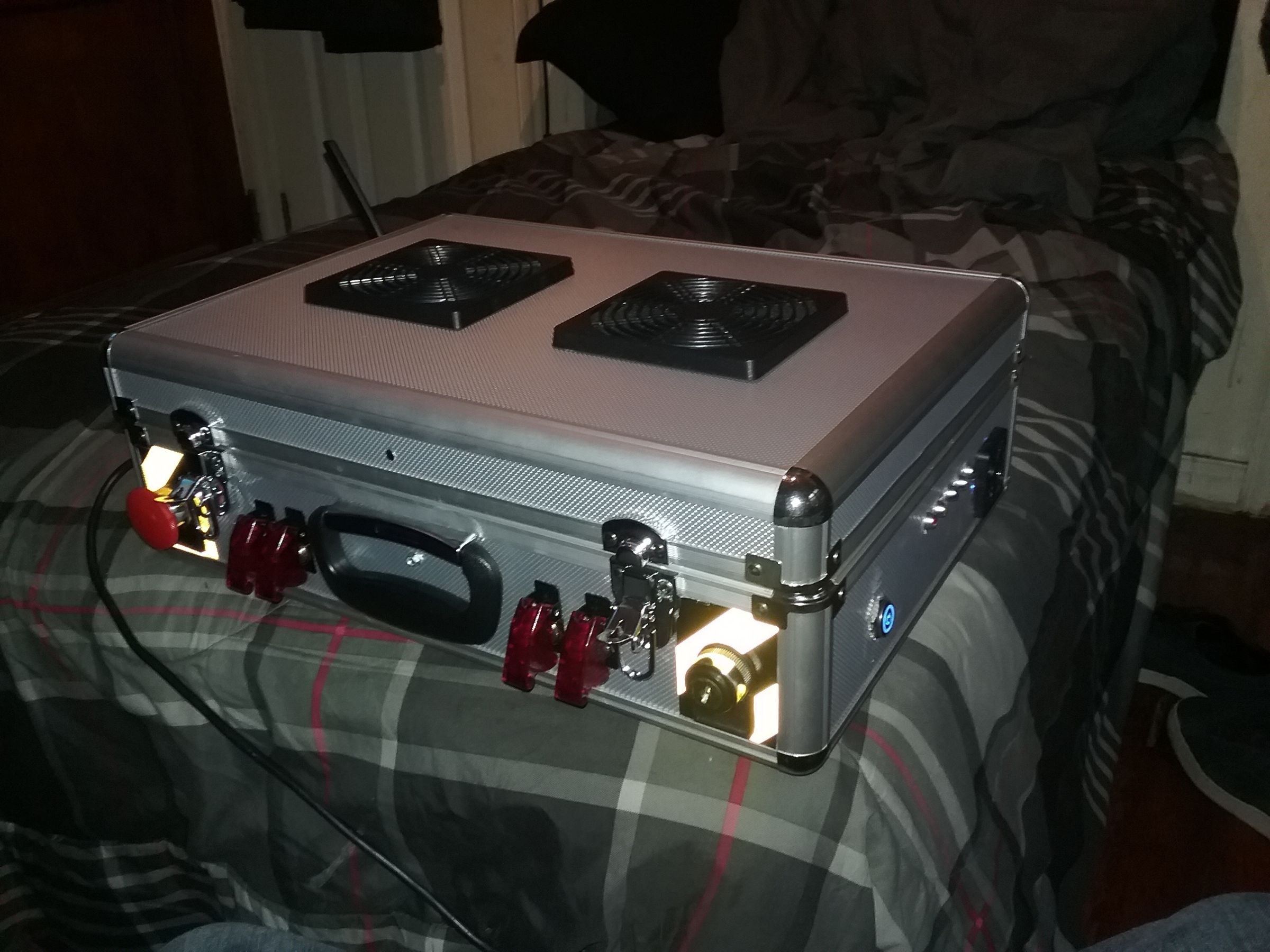 Briefcase PC 7 Steps Instructables