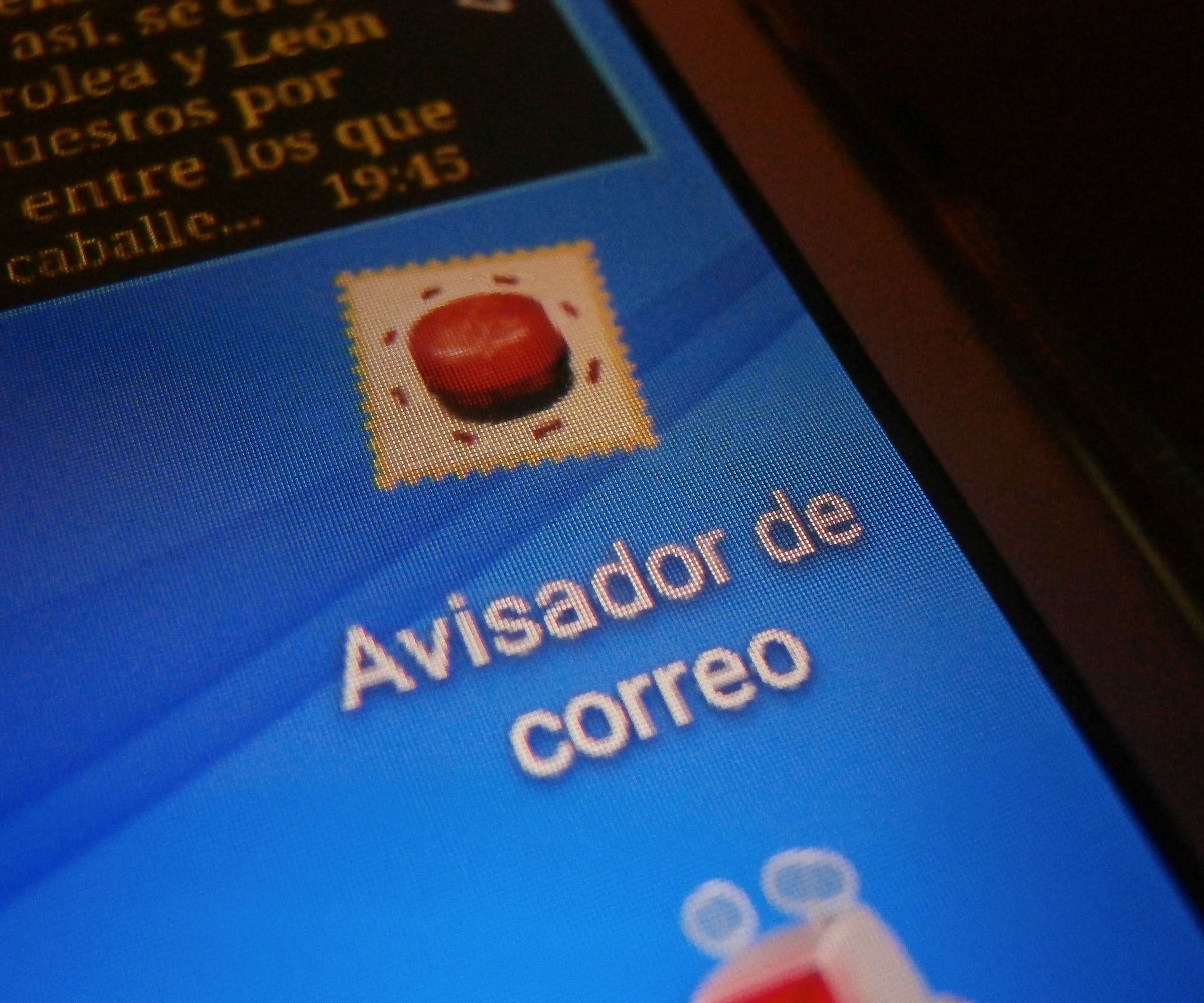 DIY guide for Avisador de cartas usando un teléfono with step-by-step instructions