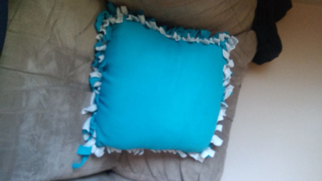 fleece tie pillow