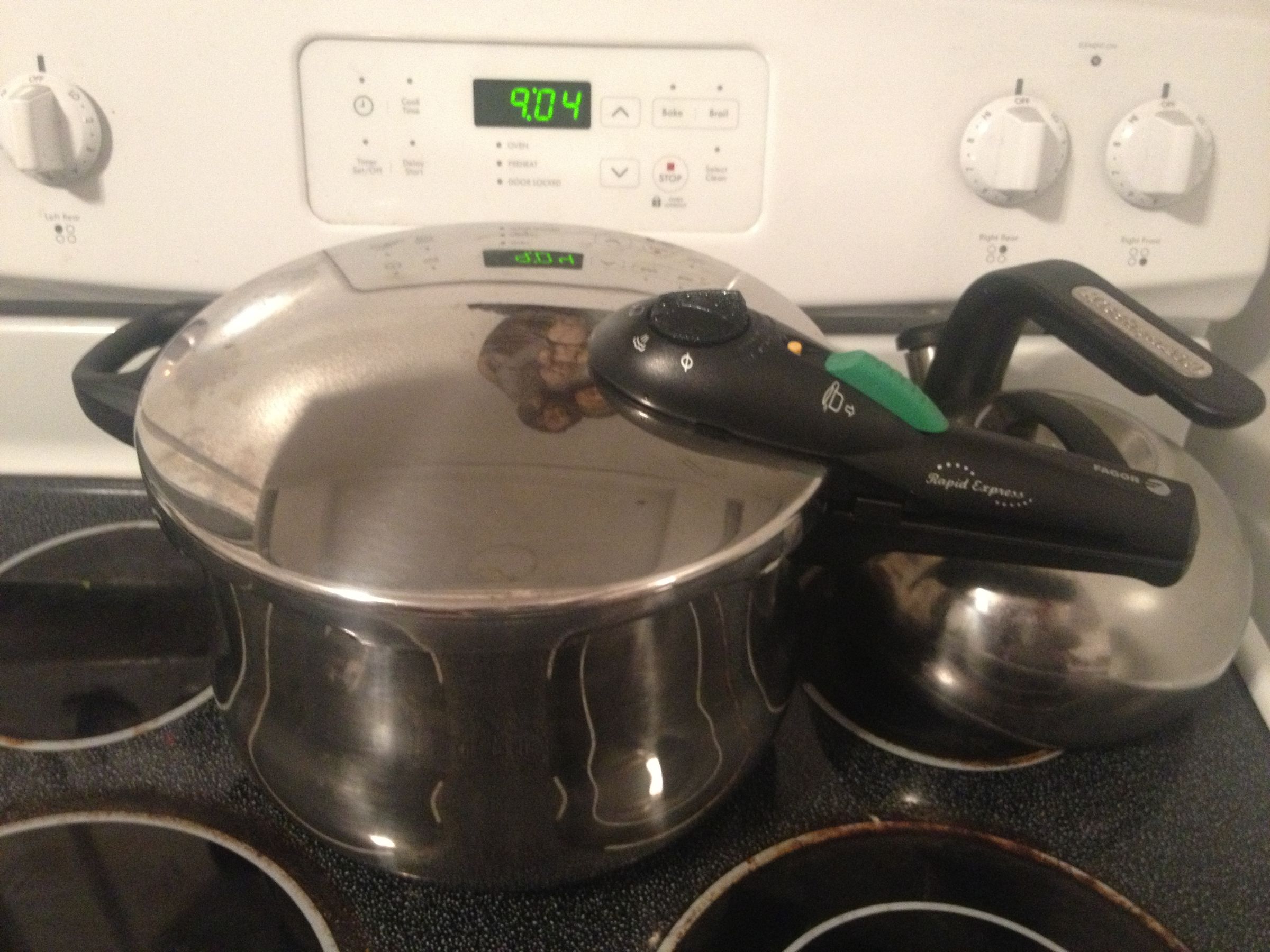 How to Sterilize Autoclavable Materials at Home Using a Pressure Cooker